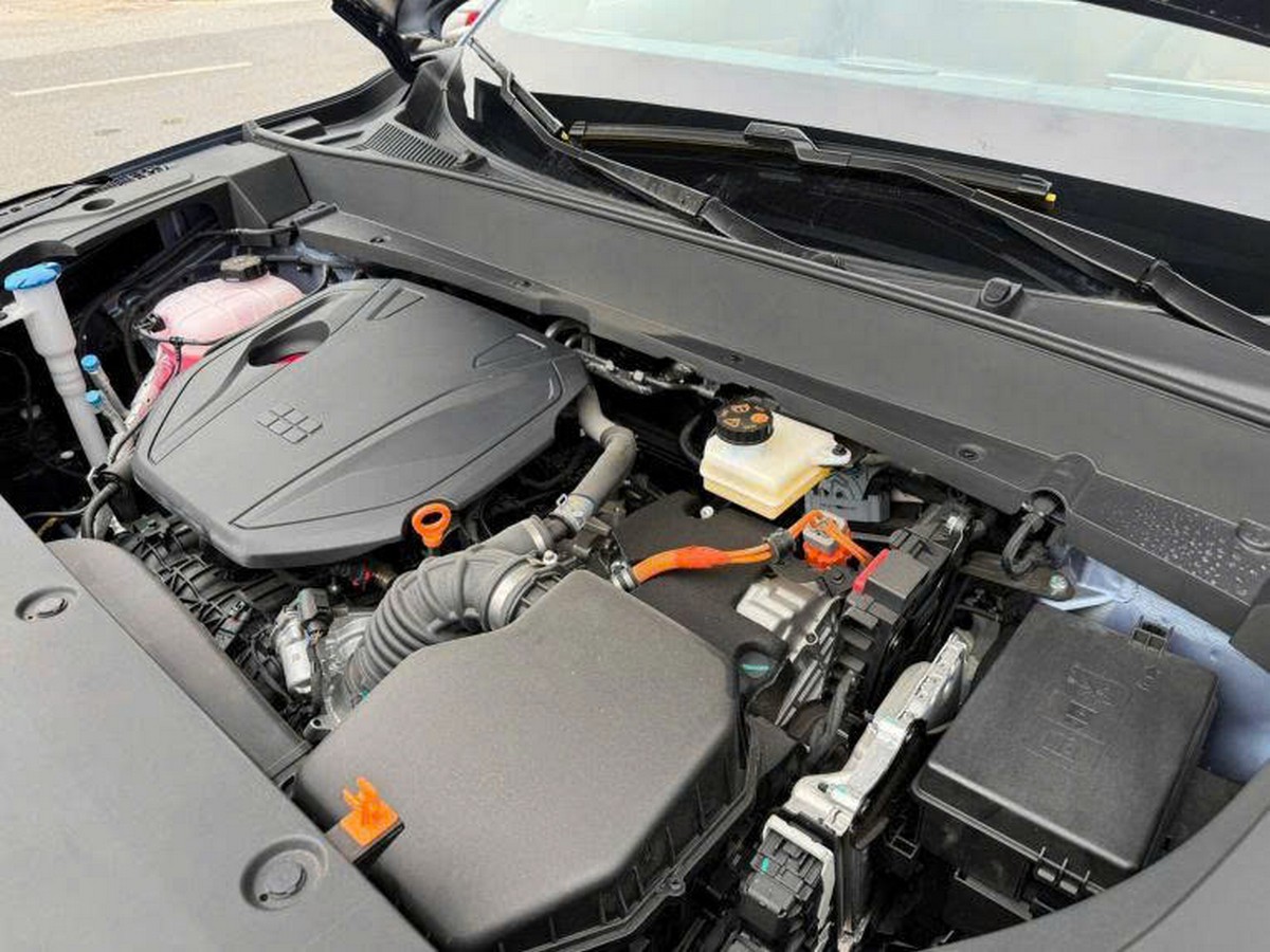 Động cơ mạnh mẽ của Geely EX5 EM-i